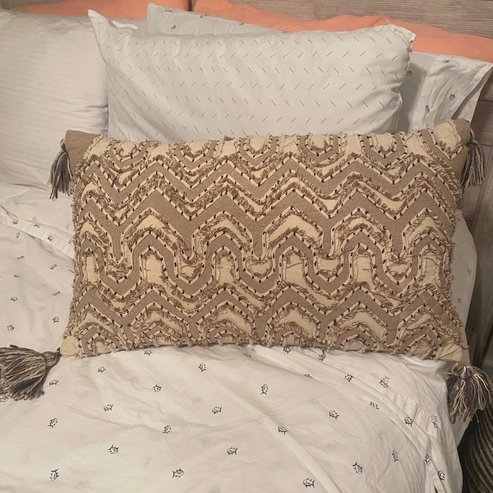 Accent pillow